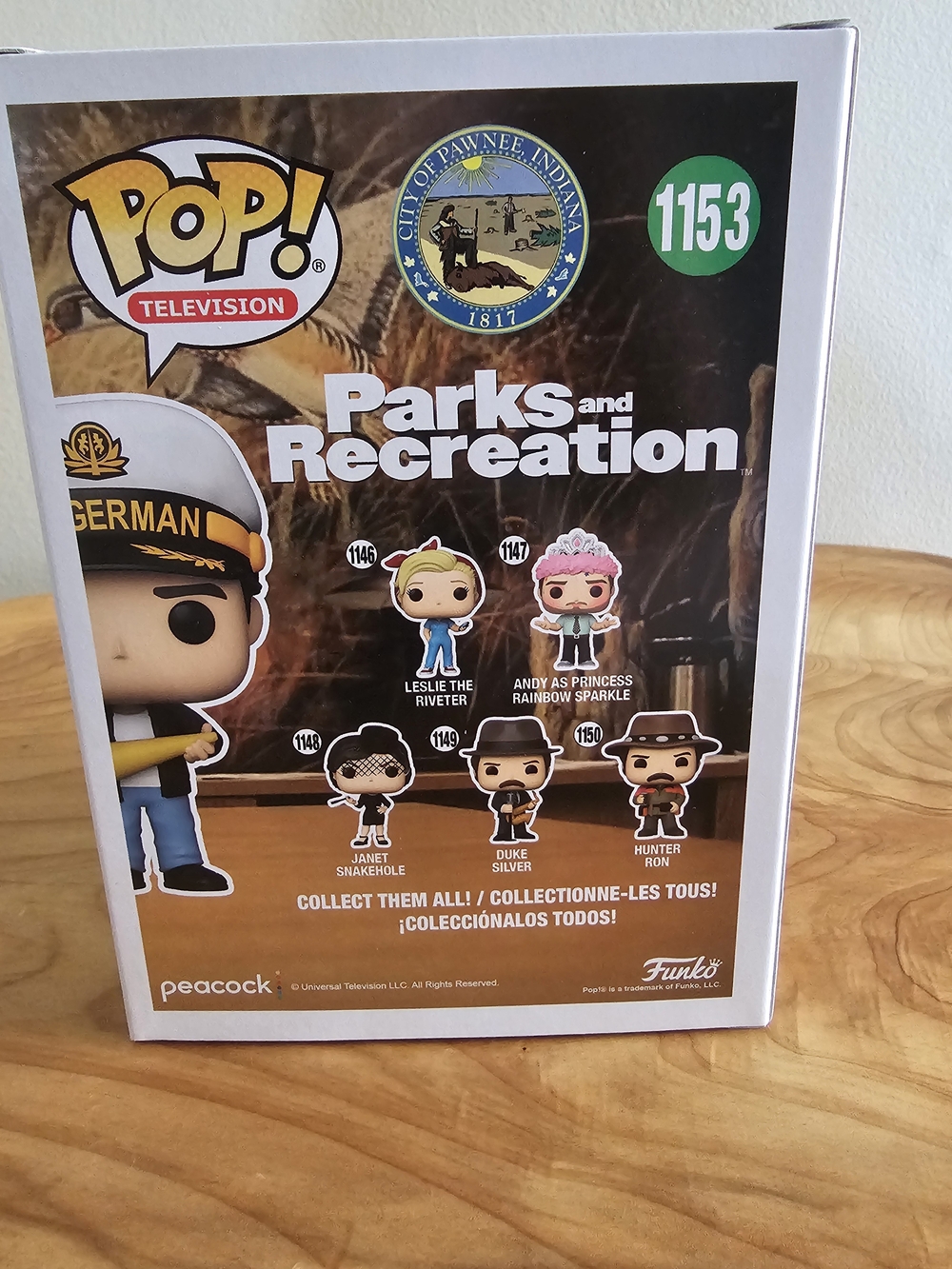 Funko Pop! Parks and Recreation Ben Wyatt #1153 - Yellow/Black - Picture 4 of 7